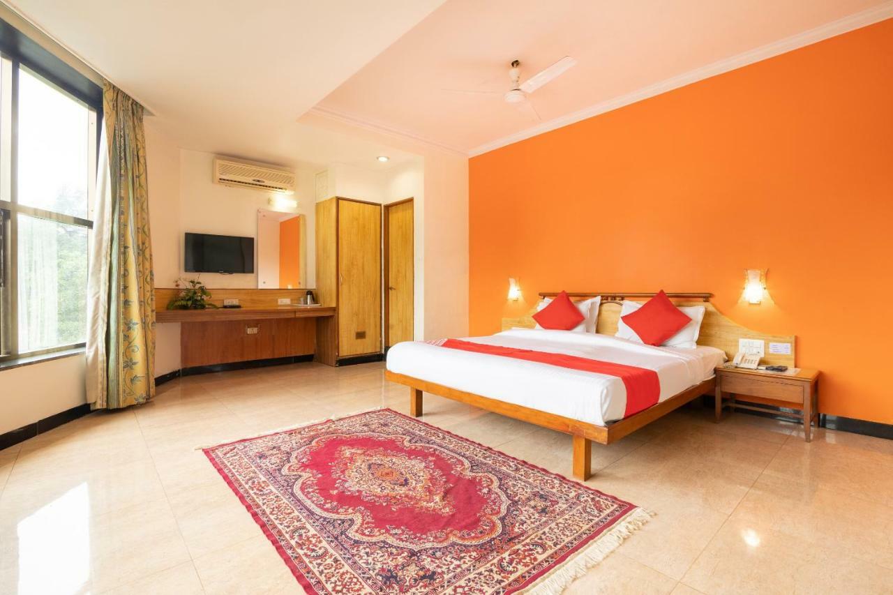 Oyo 44695 Hotel Mango Sawantwadi Esterno foto