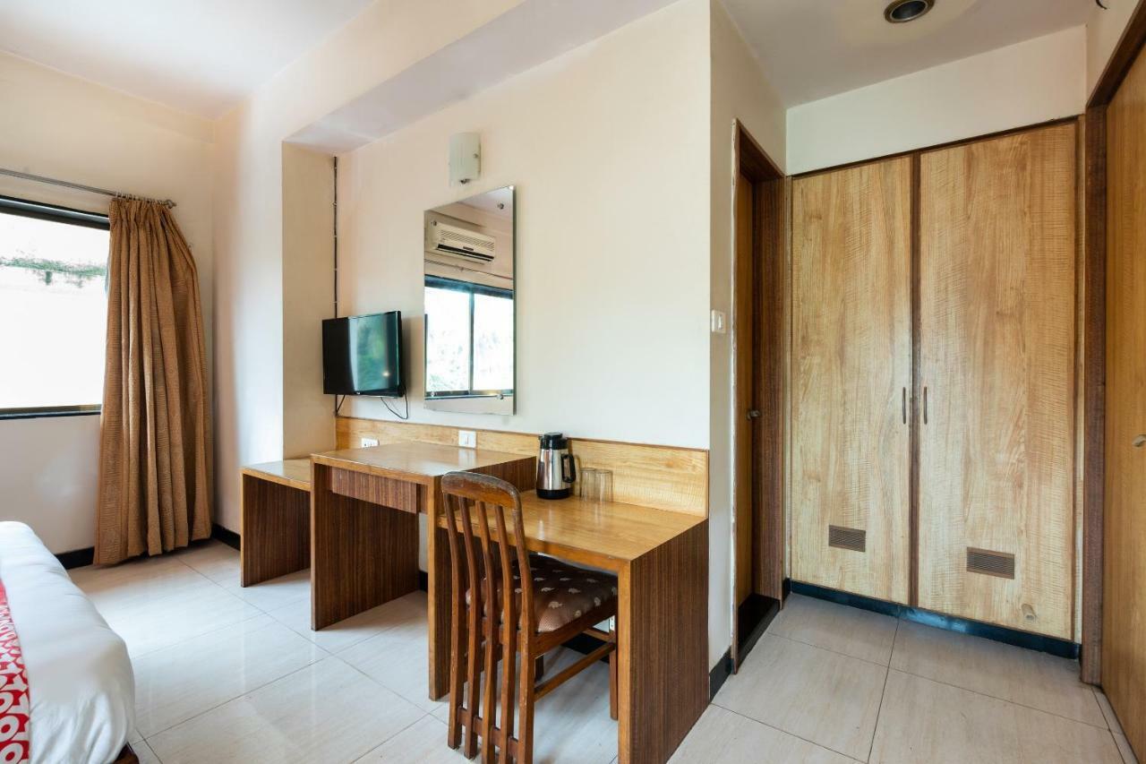 Oyo 44695 Hotel Mango Sawantwadi Esterno foto