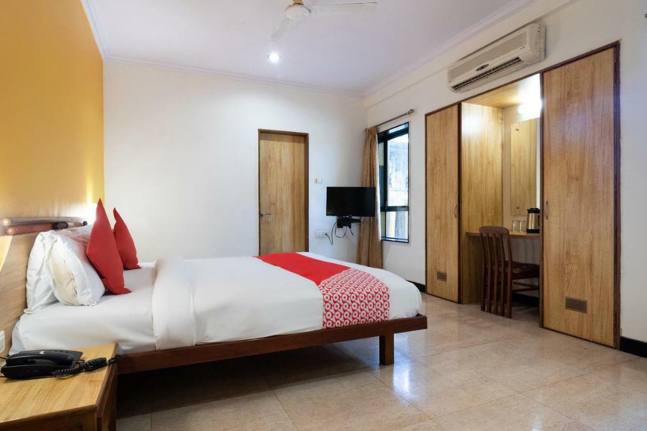 Oyo 44695 Hotel Mango Sawantwadi Esterno foto