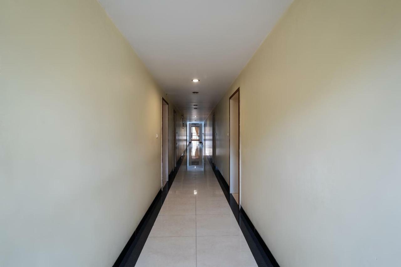 Oyo 44695 Hotel Mango Sawantwadi Esterno foto