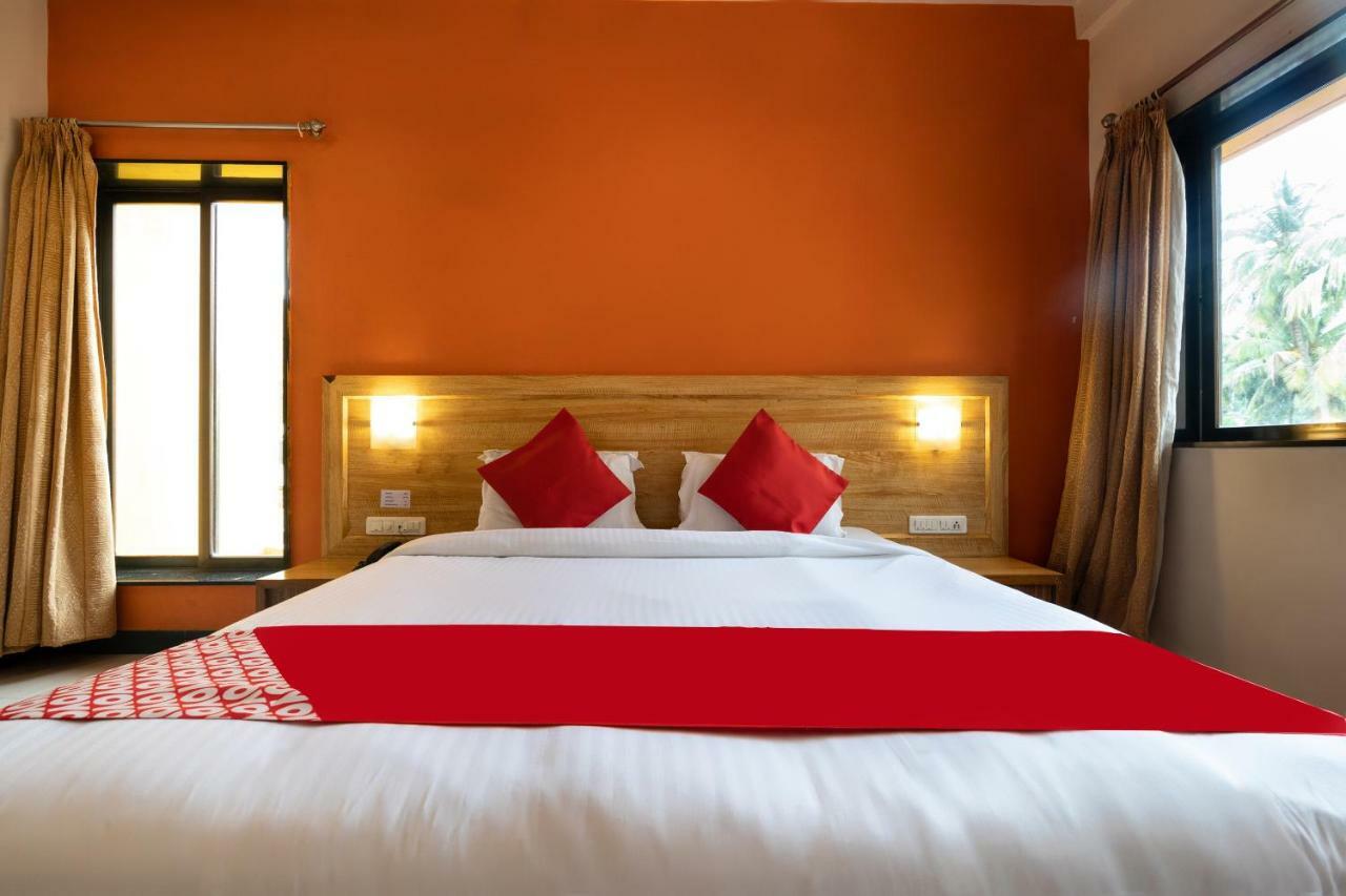 Oyo 44695 Hotel Mango Sawantwadi Esterno foto