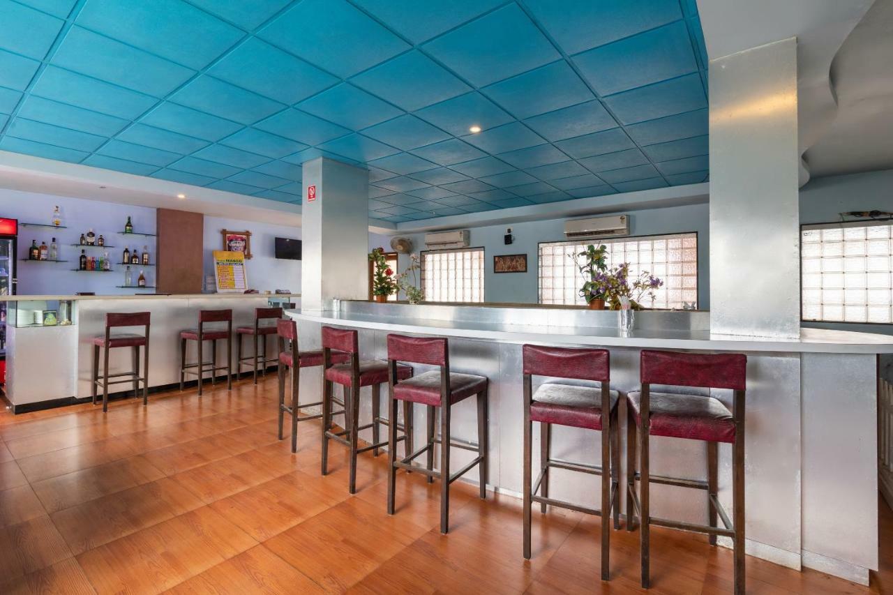 Oyo 44695 Hotel Mango Sawantwadi Esterno foto