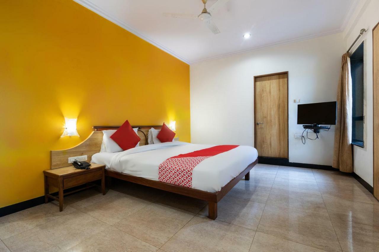 Oyo 44695 Hotel Mango Sawantwadi Esterno foto