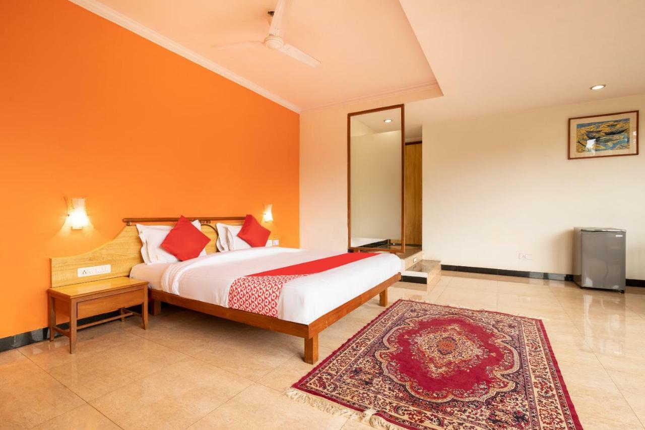 Oyo 44695 Hotel Mango Sawantwadi Esterno foto