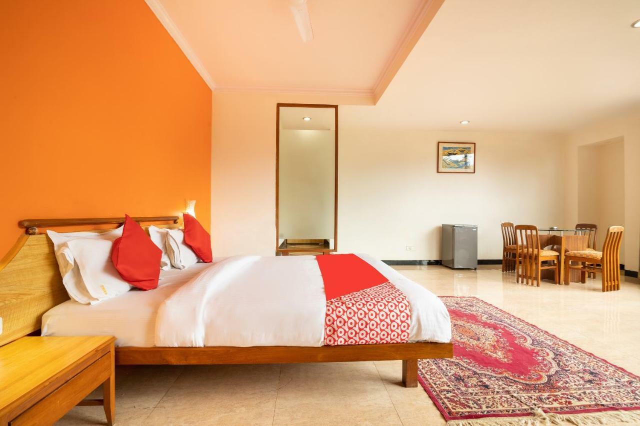 Oyo 44695 Hotel Mango Sawantwadi Esterno foto