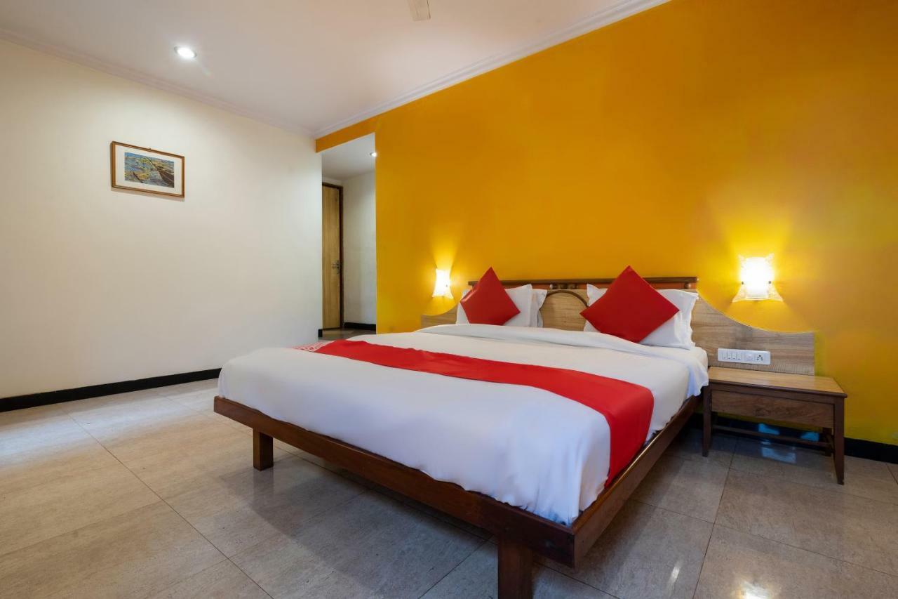 Oyo 44695 Hotel Mango Sawantwadi Esterno foto